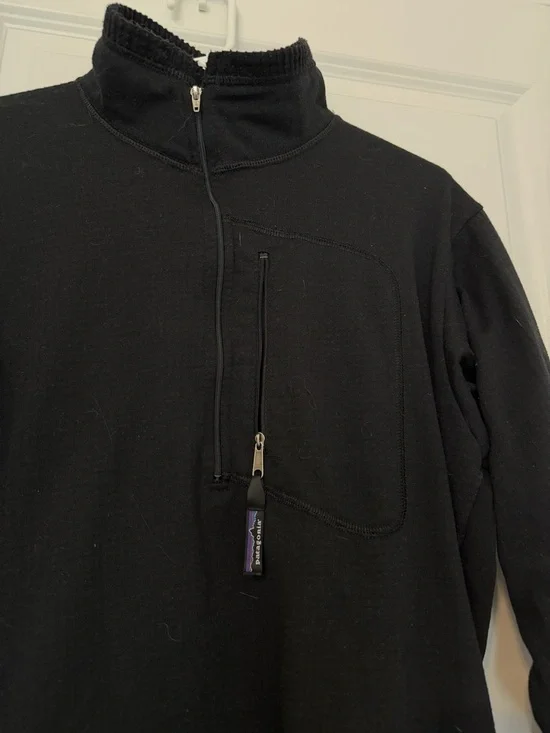 Patagonia R1 Quarter Zip - Picture 2 of 3